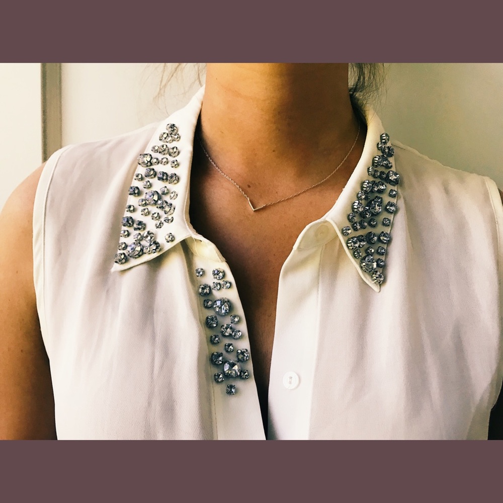 jewel collar sleeveless blouse